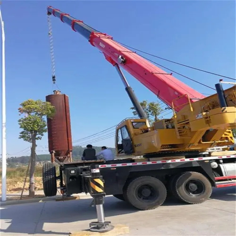 东西湖80吨吊车出租多少钱